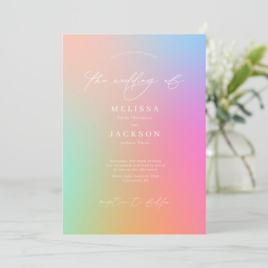 Minimalistisch Scripted Bright Ombre Rainbow Weddi Einladung (Stehend Vorderseite)
