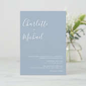 Minimalistisch Signature Script Dusty Blue Wedding Einladung (Stehend Vorderseite)