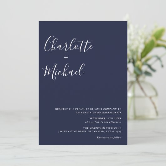 Minimalistisch Signature Script Navy Blue Wedding Einladung (Stehend Vorderseite)