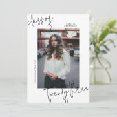 Minimalistisch Simple Modern Class 2024 Abschluss Einladung (Stehend Vorderseite)