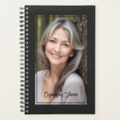 Minimalistisch Soft Black Personalisiert Script Fo Planer (Vorderseite)