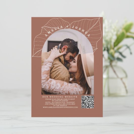 Minimalistisch Terracotta Burnt Orange Boho Einladung (Stehend Vorderseite)