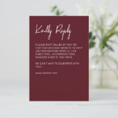 Minimalistisch Typografy Maroon RSVP Karte (Stehend Vorderseite)