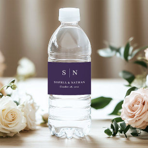 Minimalistisch und Chic Lila   Monogramm Hochzeit Wasserflaschenetikett