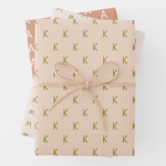 Minimalistisch weichrosa Monogramm Geschenkpapier Set (Beispiel)