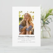 Minimalistisch White Elegant Foto Uni-Abschluß Ankündigung (Stehend Vorderseite)