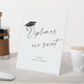 Minimalistische Abschluss-Diplome sind süß Sockelschild (In SItu)