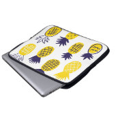 Minimalistische Ananas, buntes abstraktes Design. Laptopschutzhülle (Vorne Knopf)