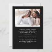 Minimalistische Arch Black and White mit 4 Fotos Save The Date (Rückseite)