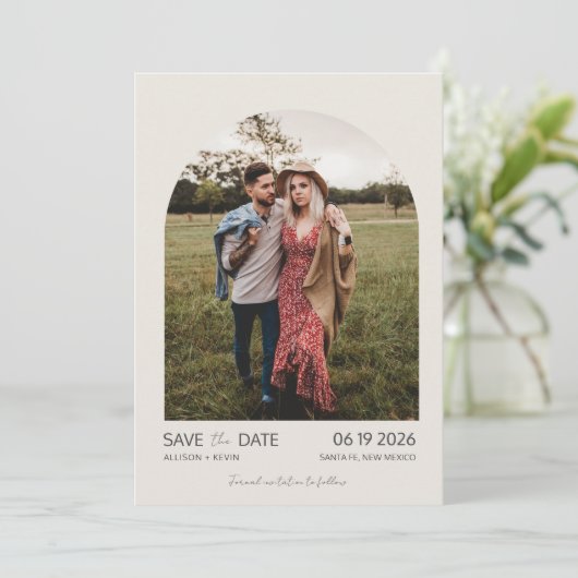 Minimalistische Arch-Foto-Hochzeit Save The Date (Stehend Vorderseite)