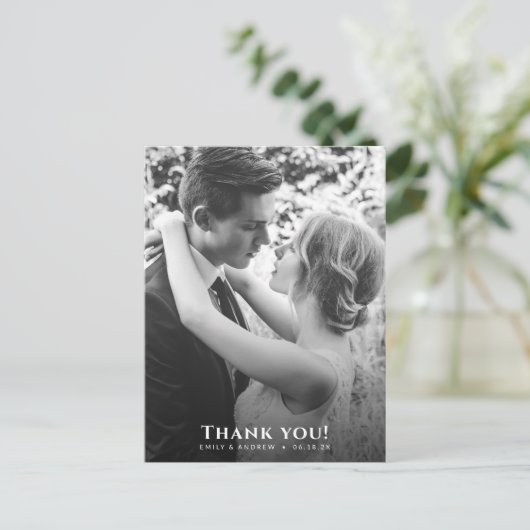 Minimalistische B&W Foto Hochzeit Postkarte (Stehend Vorderseite)