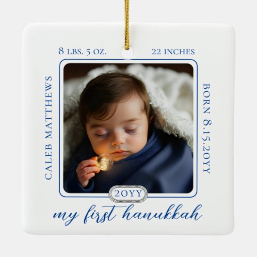 Minimalistische Babys First Hanukkah Birth Stats F Keramikornament (Rückseite)