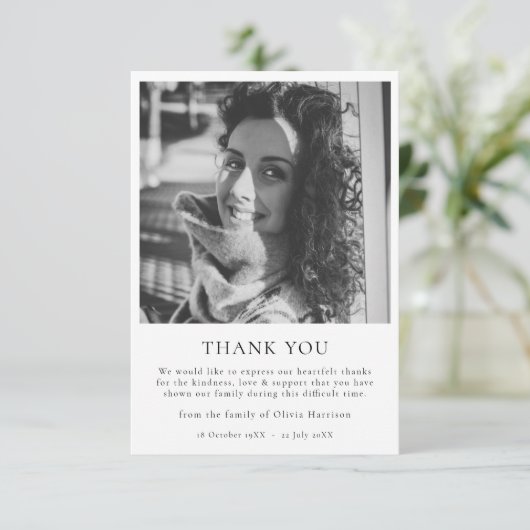 Minimalistische Beerdigung | Modernes Beileid Foto Dankeskarte (Stehend Vorderseite)