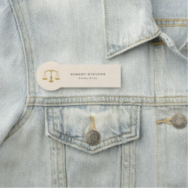 Minimalistische Beige Leinen & Gold Justice Scale Namensschild