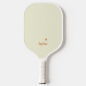 Minimalistische Beige und Weiß Moderne Monogramme Pickleball Schläger (Rückseite)
