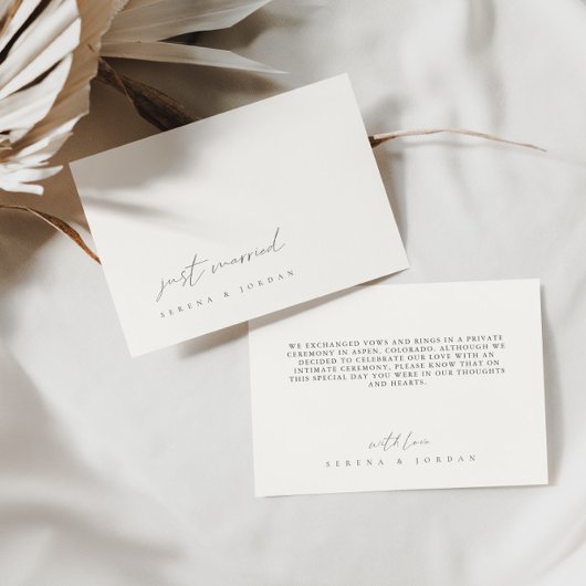 Minimalistische Bkack & White Just Married Wedding Ankündigung