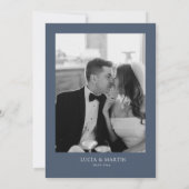 Minimalistische Blätter Delikate Foto Hochzeit Einladung (Rückseite)