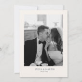 Minimalistische Blätter Delikate Foto Hochzeit Einladung (Rückseite)