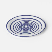 Minimalistische blaue Streifen Pappteller (Schrägansicht)