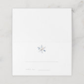 Minimalistische blaue Winter-Hochzeits-Escort-Kart Platzkarte (Außenseite Aufgefaltet)
