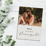 Minimalistische Blume Girl Vorschlag Fotokarte<br><div class="desc">Wirst du meine Blume sein? Modern,  einfach und sauber: adoptier dieses minimalistisch handgeschriebenen Design für dein Hochzeitsgeschirr. Vollständig anpassbare Farben.</div>