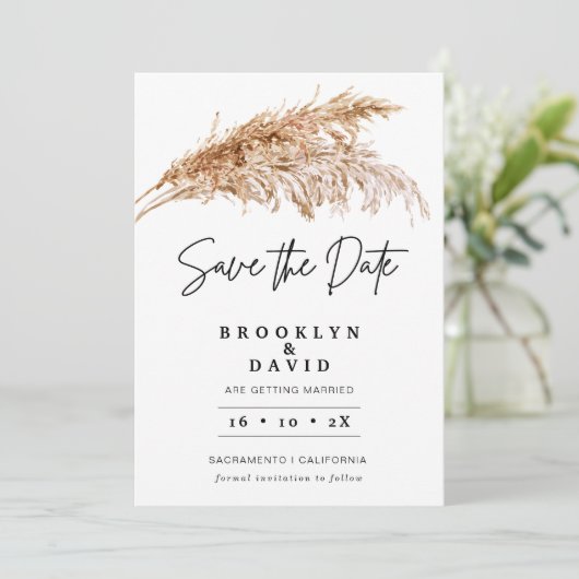 Minimalistische Boho Pampas Grass Save the Date Ka Einladung (Stehend Vorderseite)