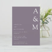 Minimalistische Bold Monogram Boho Dusty Lila Wedd Einladung (Stehend Vorderseite)
