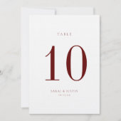 Minimalistische Burgundy Wedding Tischnummer Card (Vorderseite)