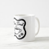Minimalistische Chai-Time-Typografie-Kunst Kaffeetasse (VorderseiteRechts)