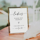 Minimalistische Damen Badezimmer Sockelschild