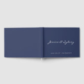 Minimalistische dunkle Navy Blue Script Hochzeit C Gästebuch (Voll)