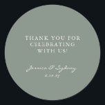 Minimalistische dunkle Seite Green Script Custom V Runder Aufkleber<br><div class="desc">Minimalistische moderne dunkle Seite Grün Skript Hochzeit Custom Vielen Dank klassische Rundaufkleber</div>