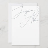 Minimalistische Dusty Blue Script Typografy Weddin Einladung (Rückseite)