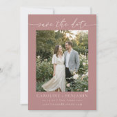 Minimalistische Dusty Rose Schrift Hochzeitsfoto Save The Date (Vorderseite)