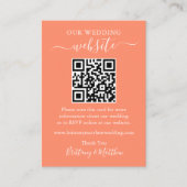 Minimalistische einfache Hochzeitwebsite QR Coral Begleitkarte (Vorderseite)