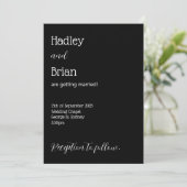 Minimalistische Einladung zur Hochzeit in Schwarz (Stehend Vorderseite)