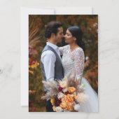 Minimalistische Elegante Gold Moderne Foto Hochzei Einladung (Rückseite)