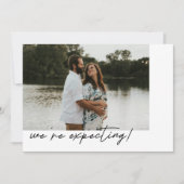 Minimalistische Elegante Script Foto Schwangerscha Ankündigung (Vorderseite)