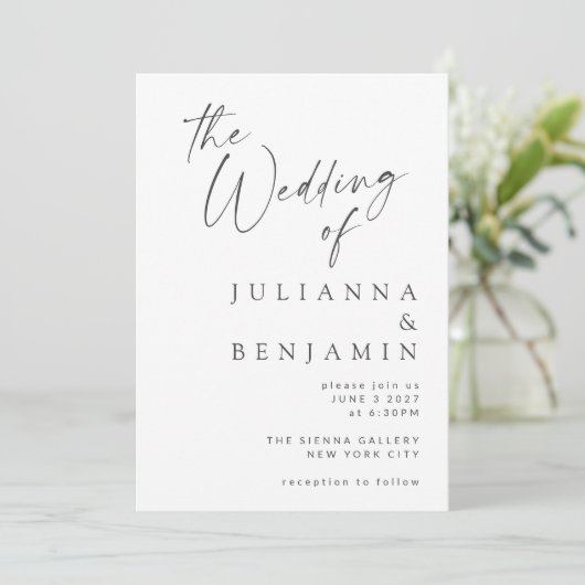 Minimalistische, elegante White Modern Script Wedd Einladung (Stehend Vorderseite)