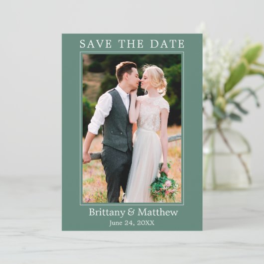 Minimalistische Eukalyptus Green Save The Date (Stehend Vorderseite)