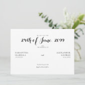 Minimalistische feierliche Schwarz-Weiß-Hochzeit Save The Date (Stehend Vorderseite)