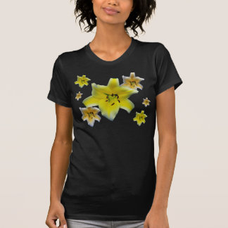 Minimalistische gelbe Lilienblüten-Makrofoto-Kunst T-Shirt