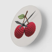 Minimalistische Girly Crochet Red Cherry Sommer fr Runde Wanduhr (Winkel)