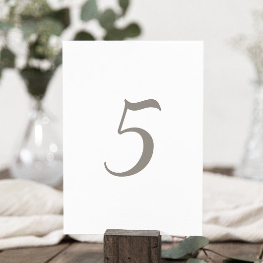 Minimalistische graue Tischnummer 5