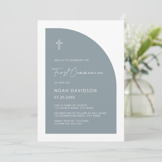 Minimalistische Halbarch Dusty Blue Erste Kommune Einladung (Stehend Vorderseite)