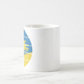 Minimalistische Hände unterstützen die Ukraine, di Kaffeetasse (Mittel)