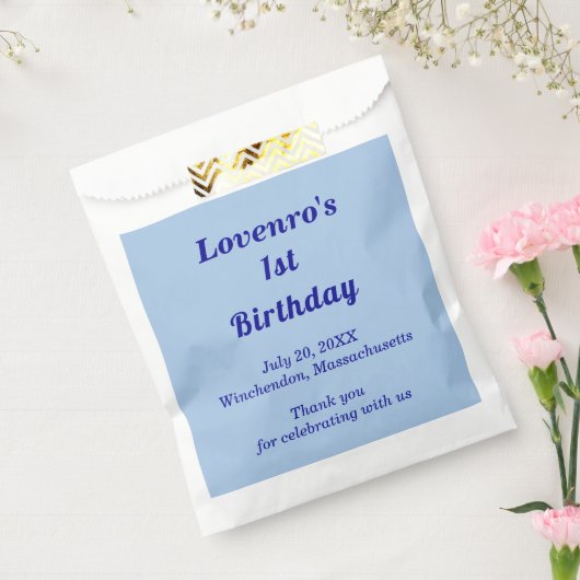 Minimalistische hellblaue Geburtstagsgeschenktüten Geschenktütchen (Versiegelt)