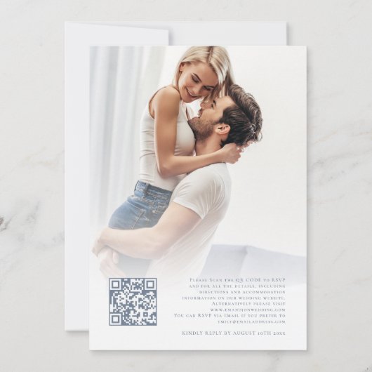 Minimalistische Hochzeit des Blue Text Foto QR Cod Einladung (Rückseite)
