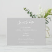 Minimalistische Hochzeit in Grau und Weiß Save the Einladung (Stehend Vorderseite)