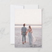 Minimalistische Hochzeit in Schwarz-Weiß-Foto Einladung (Rückseite)